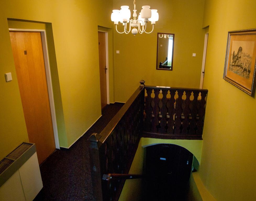 Hotel A Restaurace U Hrncire クトナー・ホラ エクステリア 写真