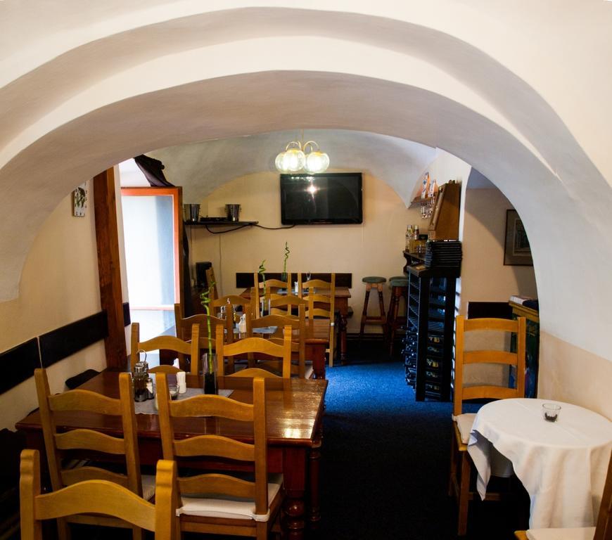 Hotel A Restaurace U Hrncire クトナー・ホラ エクステリア 写真