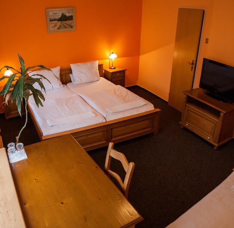 Hotel A Restaurace U Hrncire クトナー・ホラ 部屋 写真