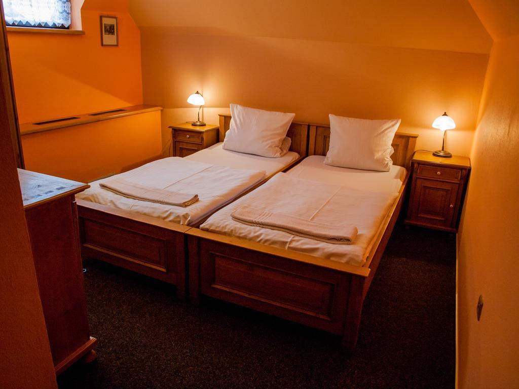 Hotel A Restaurace U Hrncire クトナー・ホラ 部屋 写真